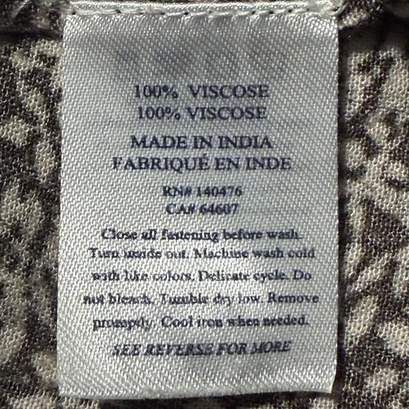 Faherty Faith ruffle sleeveless button front leaf print blouse. XL - Picture 8 of 10